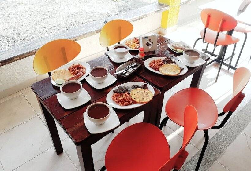 Eco Hotel Parador De Rapi