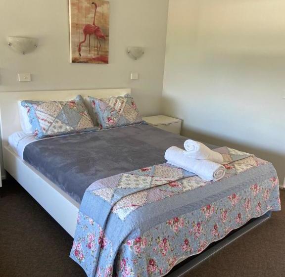 Ettalong Beach Motel