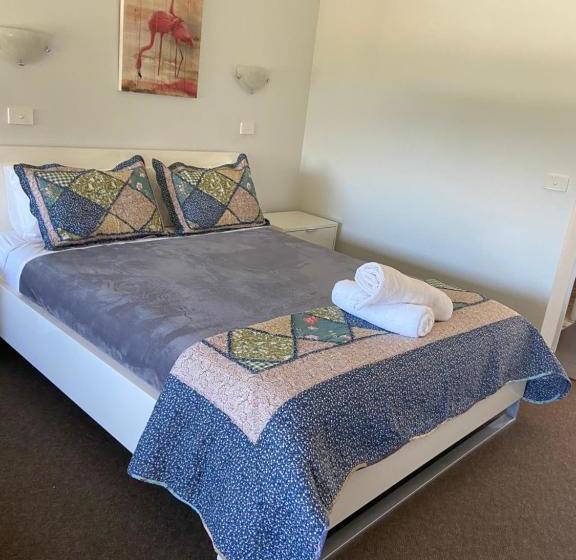 Ettalong Beach Motel