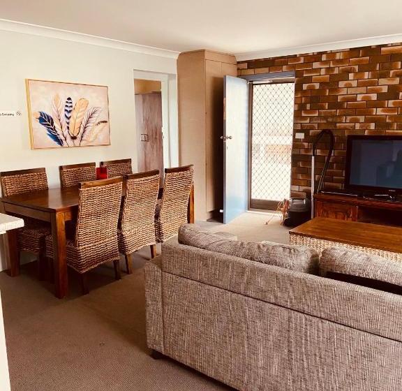 Ettalong Beach Motel