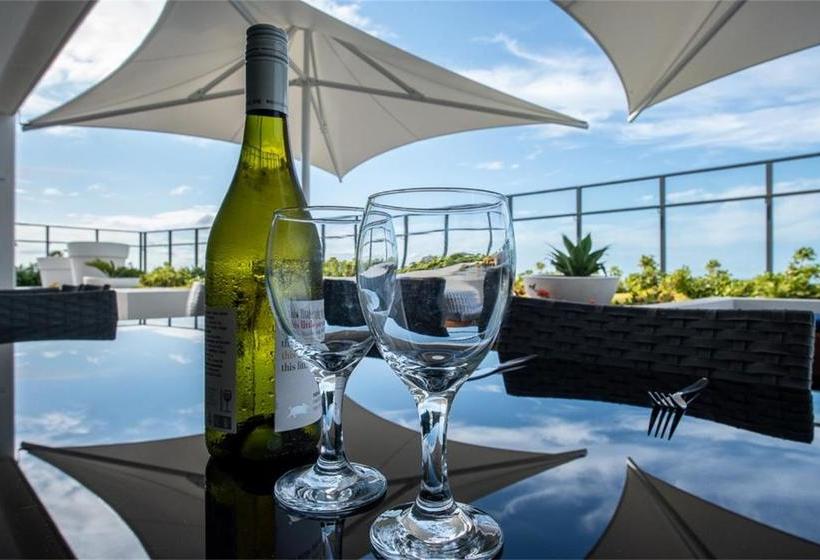 Hostrelax Residences On Surfers