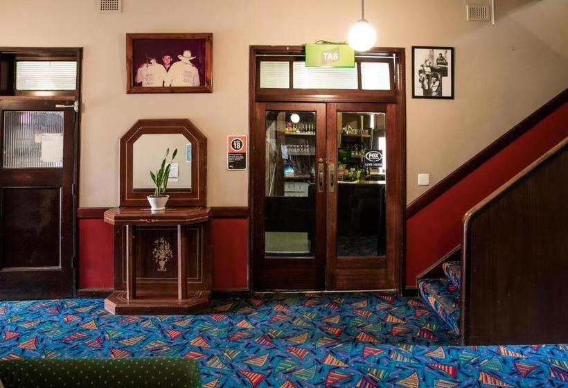 Bank Hotel Dungog