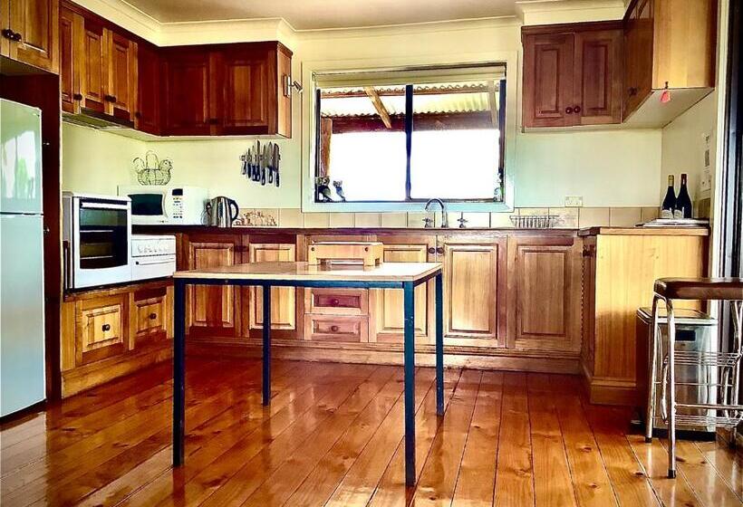 ホテル Gilgraves Vineyard Farmstay
