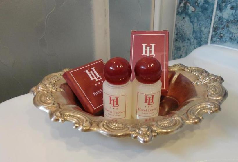 בית מלון כפרי Levico