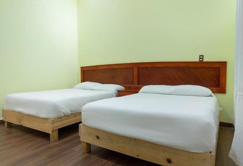 فندق Los Prismas