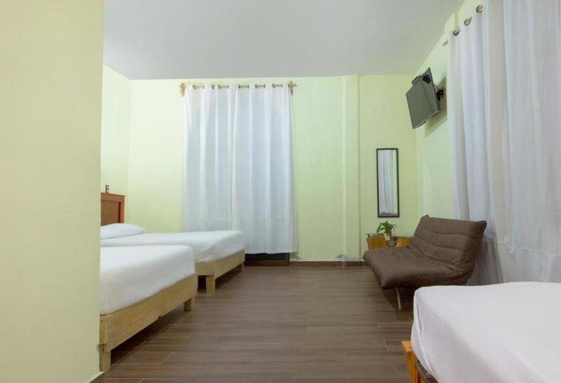 ホテル Los Prismas