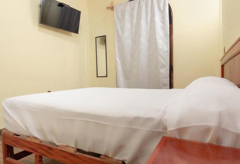 فندق Los Prismas