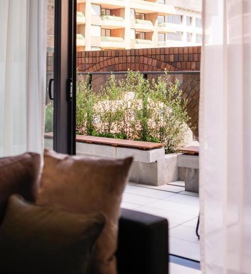 هتل Skye Suites Sydney
