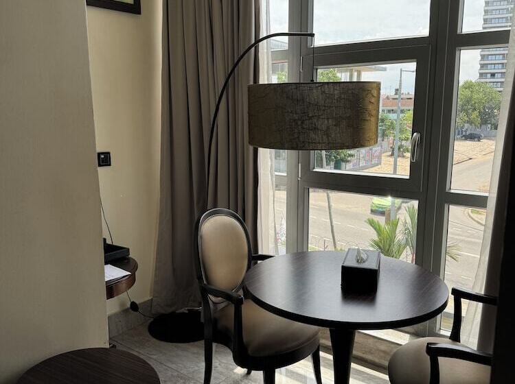 هتل The Palms By Eagles Accra