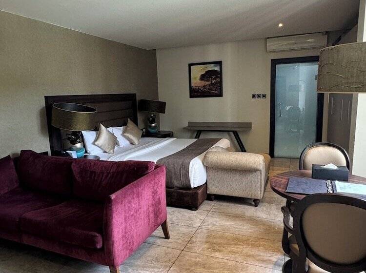 هتل The Palms By Eagles Accra