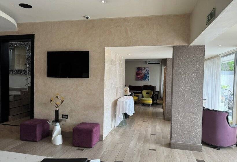 هتل The Palms By Eagles Accra