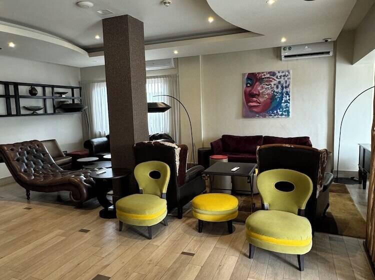 هتل The Palms By Eagles Accra