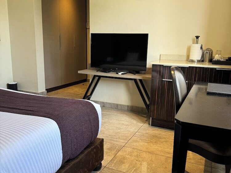 هتل The Palms By Eagles Accra