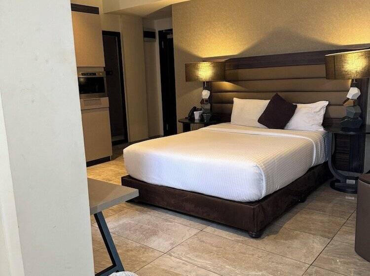 هتل The Palms By Eagles Accra