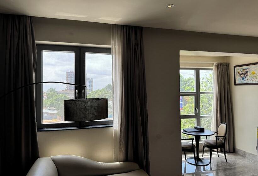 هتل The Palms By Eagles Accra