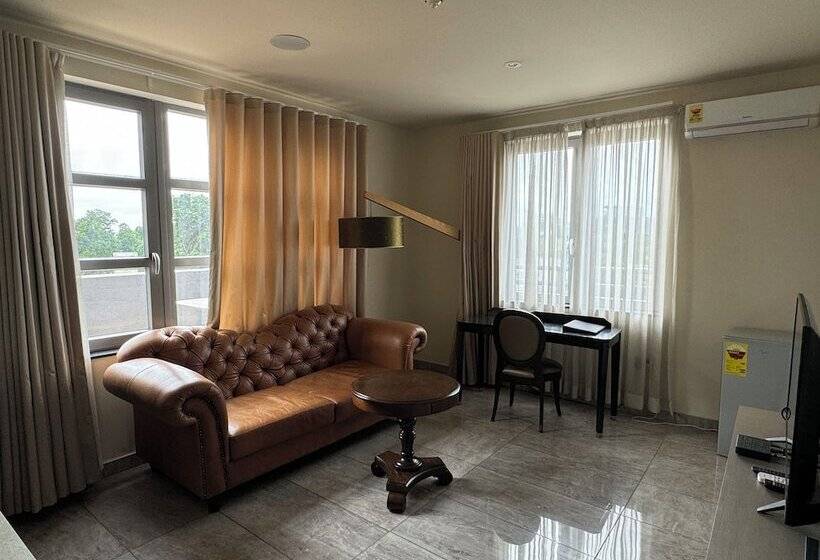 هتل The Palms By Eagles Accra