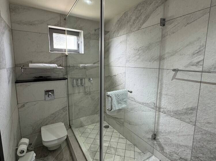 هتل The Palms By Eagles Accra