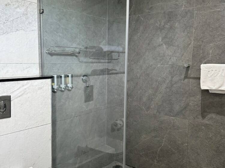 هتل The Palms By Eagles Accra