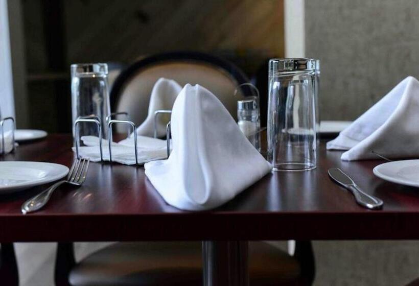 هتل The Palms By Eagles Accra