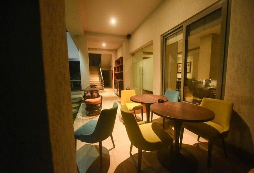 هتل The Palms By Eagles Accra