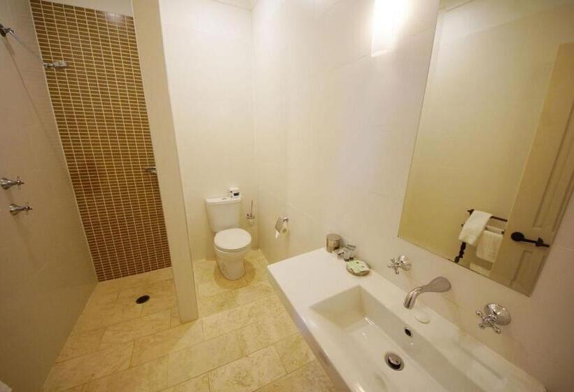 בית מלון כפרי The Playhouse