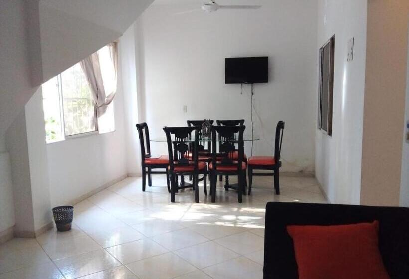 בית מלון כפרי West Plaza