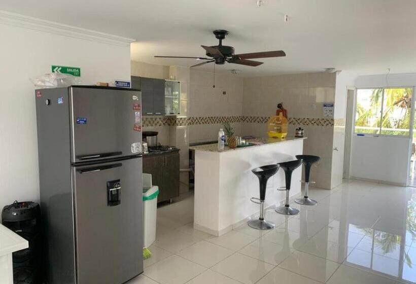 בית מלון כפרי West Plaza