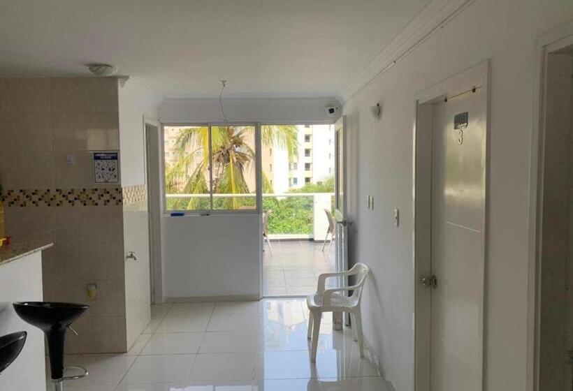 בית מלון כפרי West Plaza