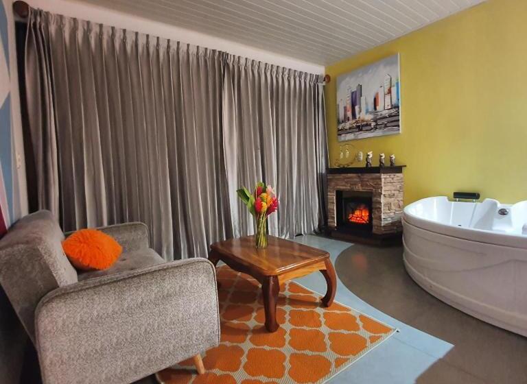 酒店 Yellow Tree Suites