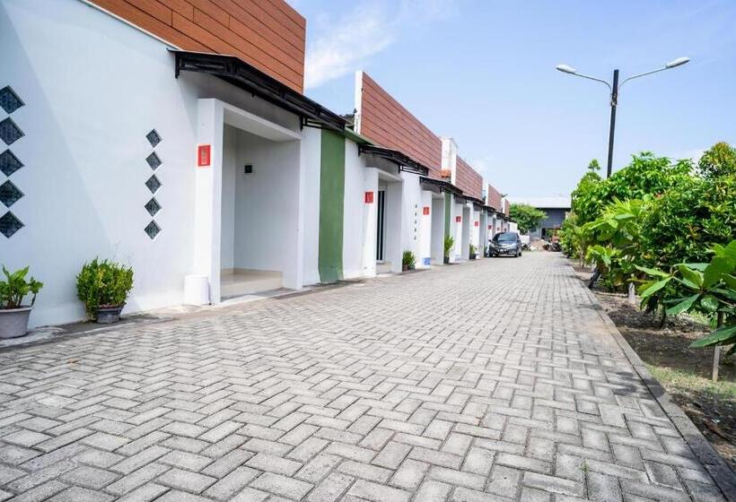 פנסיון Koolkost Syariah Near Transmart Tegal