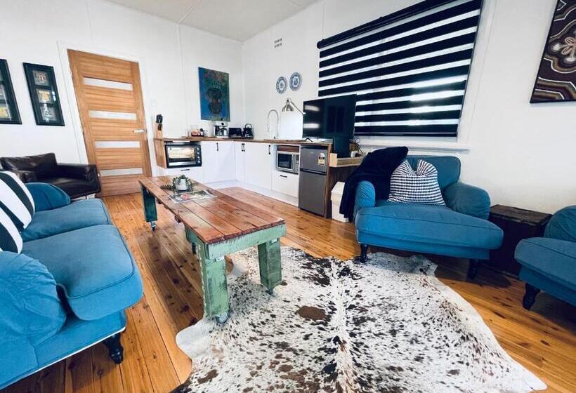 פנסיון Town Cottage