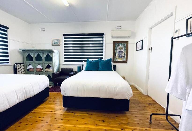 פנסיון Town Cottage