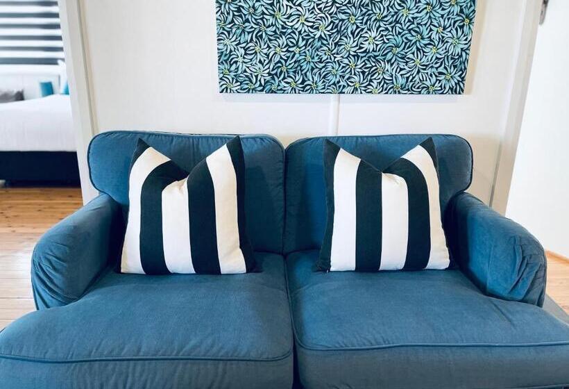 פנסיון Town Cottage