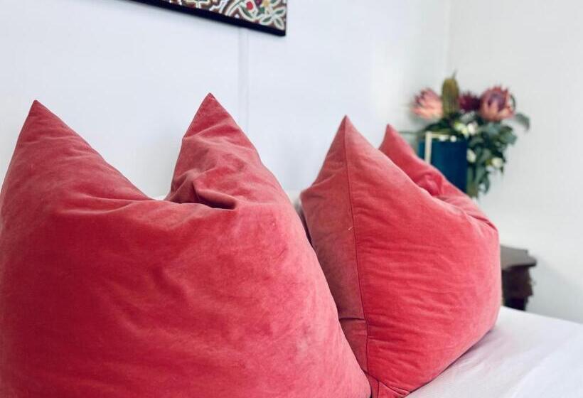 פנסיון Town Cottage