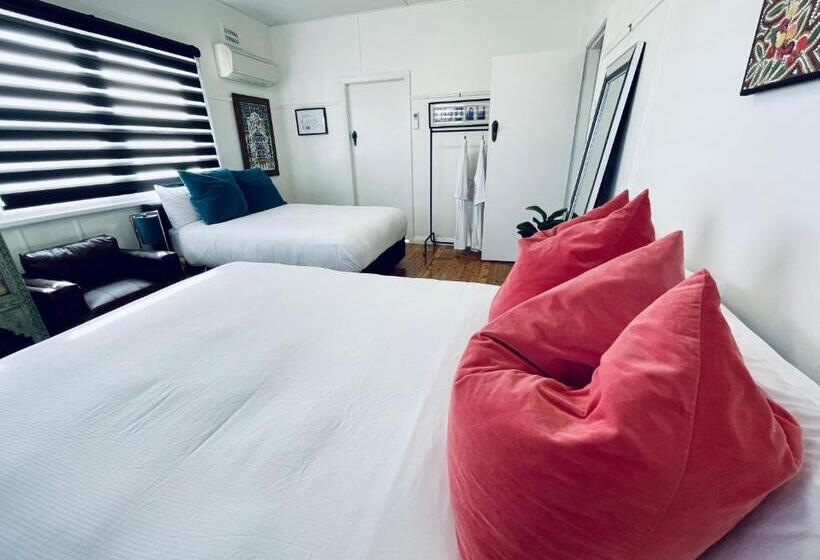 פנסיון Town Cottage