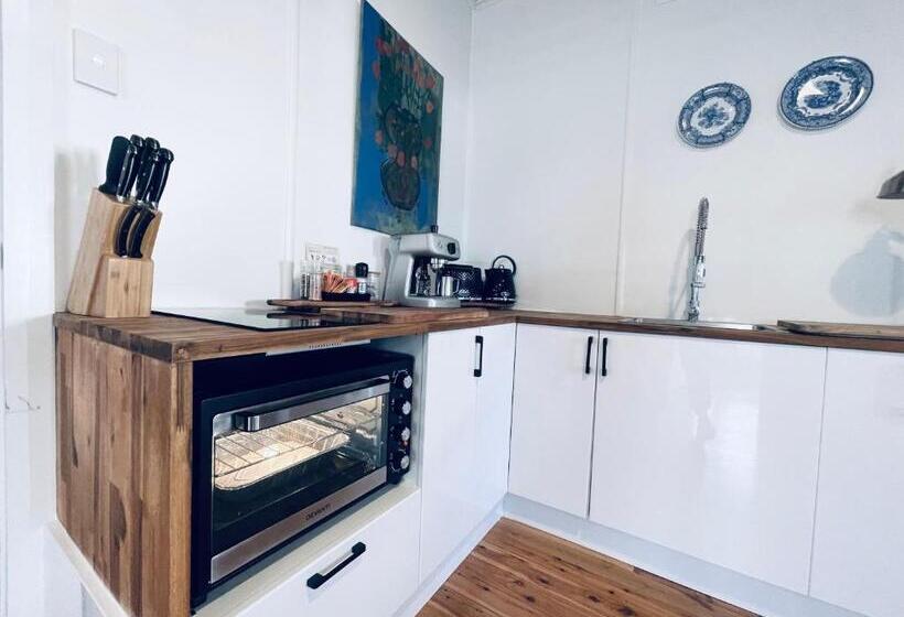 פנסיון Town Cottage