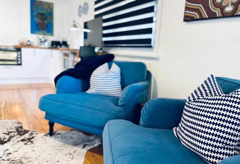 פנסיון Town Cottage