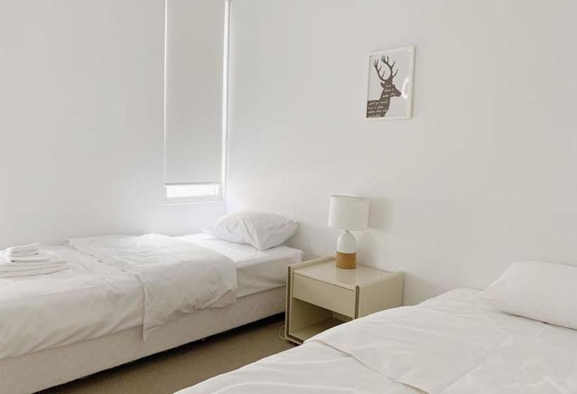 Poplar Box Hill Apartment