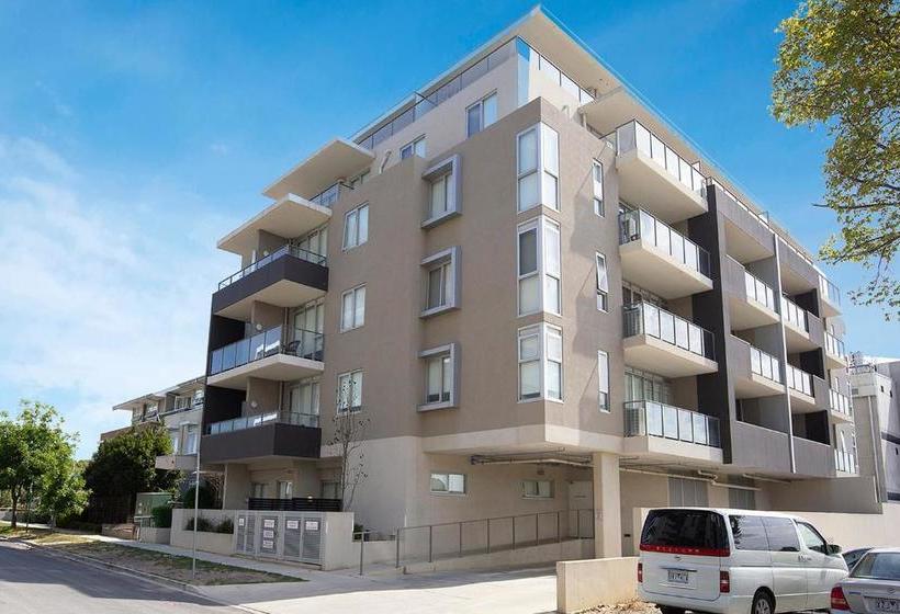 Poplar Box Hill Apartment