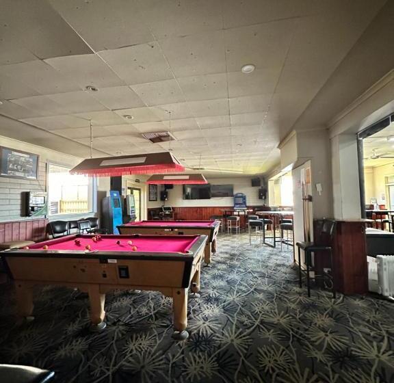 모텔 The Shamrock Hotel Balranald