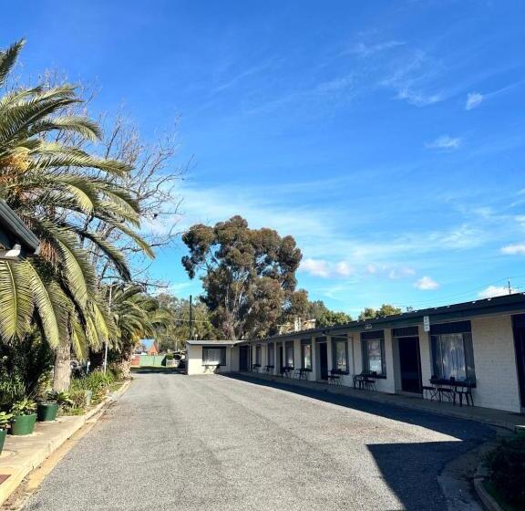 모텔 The Shamrock Hotel Balranald