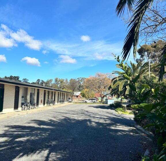 모텔 The Shamrock Hotel Balranald