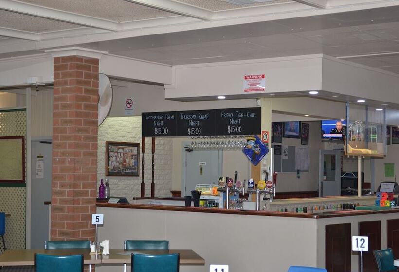 모텔 The Shamrock Hotel Balranald