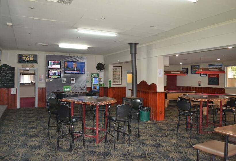 모텔 The Shamrock Hotel Balranald