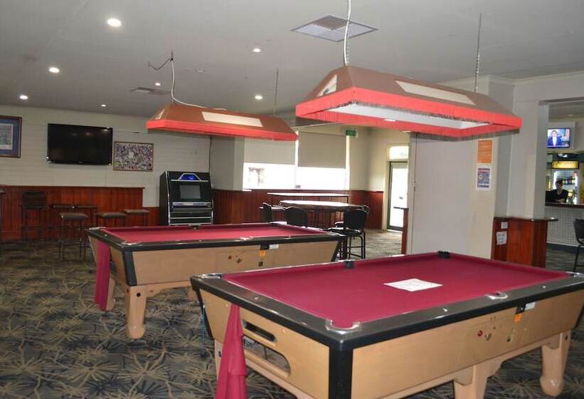 모텔 The Shamrock Hotel Balranald