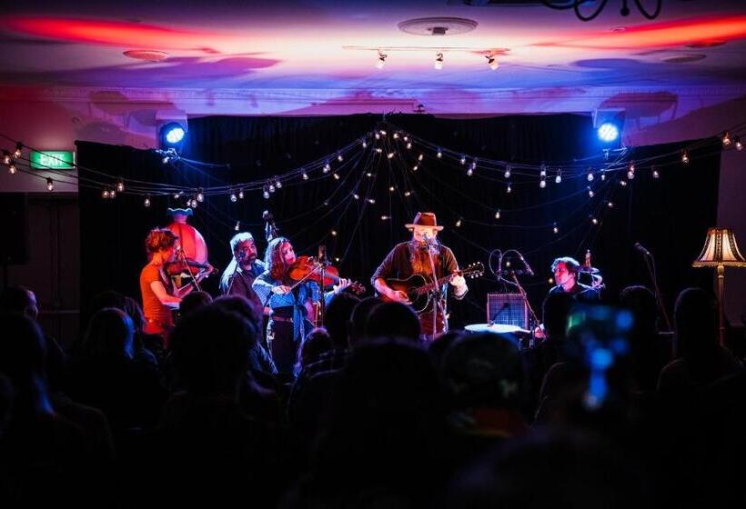 The Victoria Hotel Bathurst