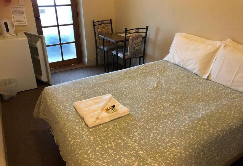 Truro Weighbridge Motel