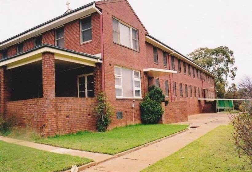 Young Budget Accommodation   Hostel