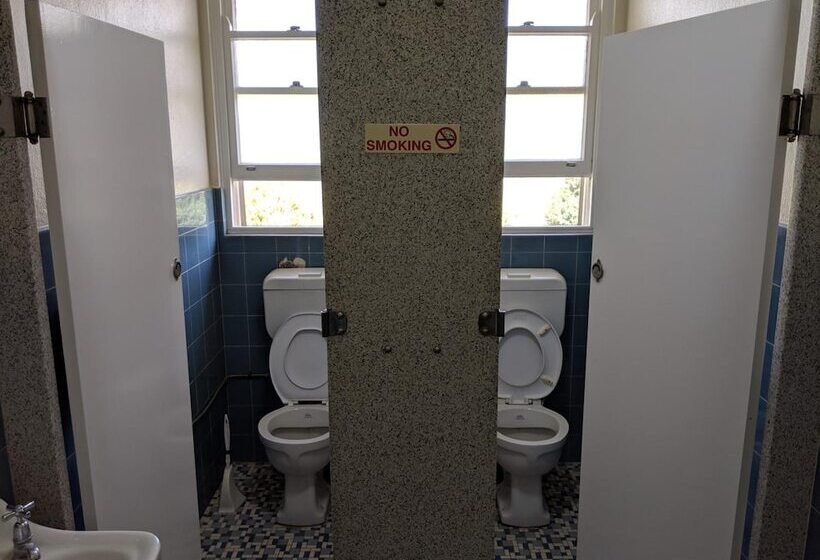 Young Budget Accommodation   Hostel