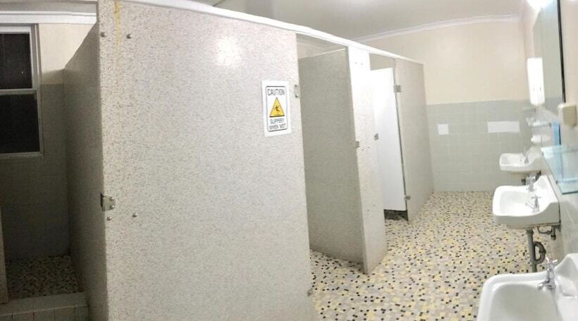 Young Budget Accommodation   Hostel